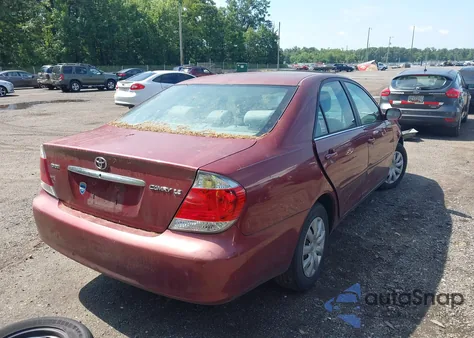 2006 Toyota Camry Le z USA, uszkodzony, nr VIN 4T1BE32K16U165689